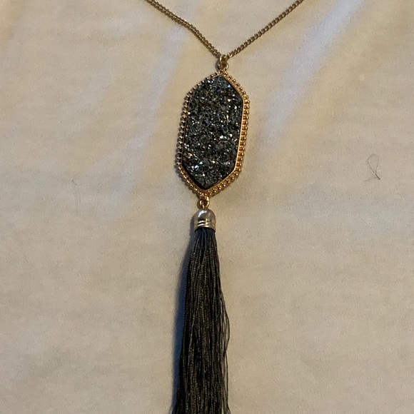 Wildflower charm/tassel necklace - Picture 2 of 5